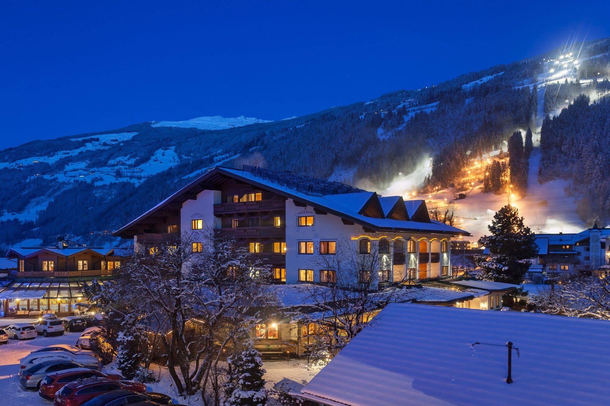 Ferienhotel Sonnenhof Целль-ам-Ціллер Екстер'єр фото